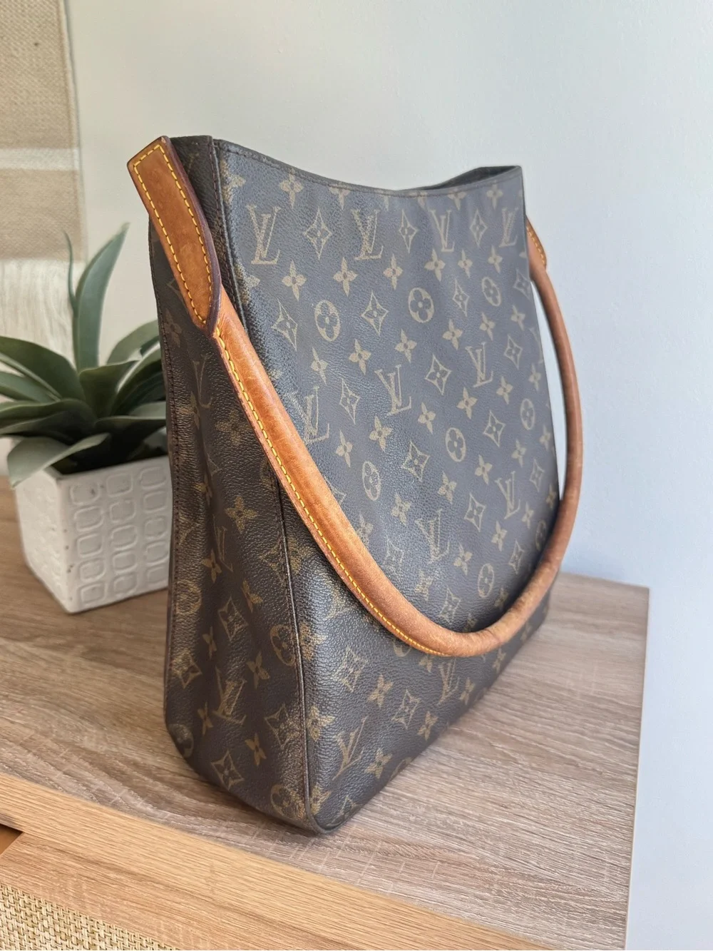 ✅AUTH✅LOUIS VUITTON LOOPING GM